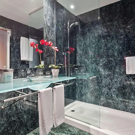 Front Maritim 호텔 4*