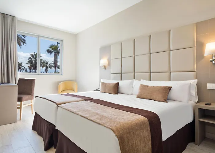 מלון Front Maritim 4*