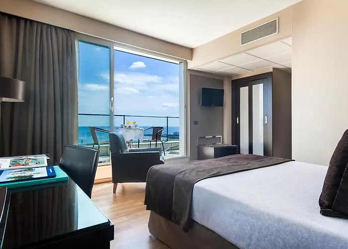 Front Maritim מלון 4*