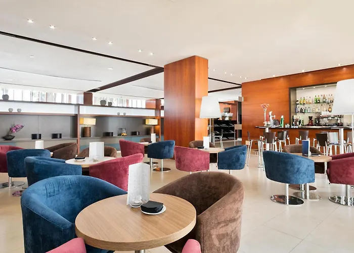 מלון Front Maritim 4*